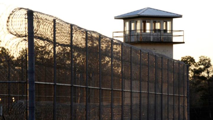 A jury voted for Jeffery Lee to receive a life sentence. Alabama plans to execute him anyway