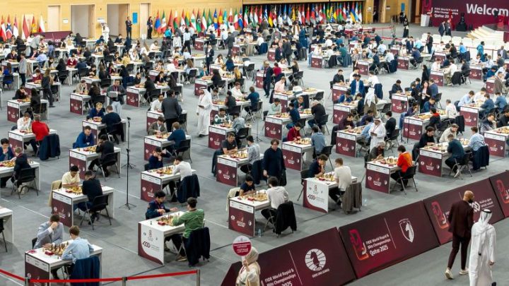 World chess body suspends Russia but dispute may not be over