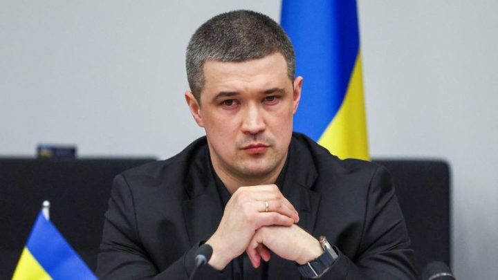 Ukraine’s ousted defense minister calls for wartime elections in bombshell address
