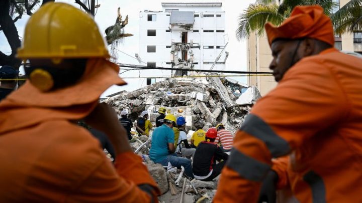 Colombia limits foreign rescue teams as earthquake survival window narrows