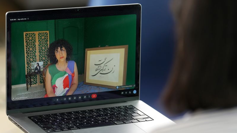narges-mohammadi-still-02